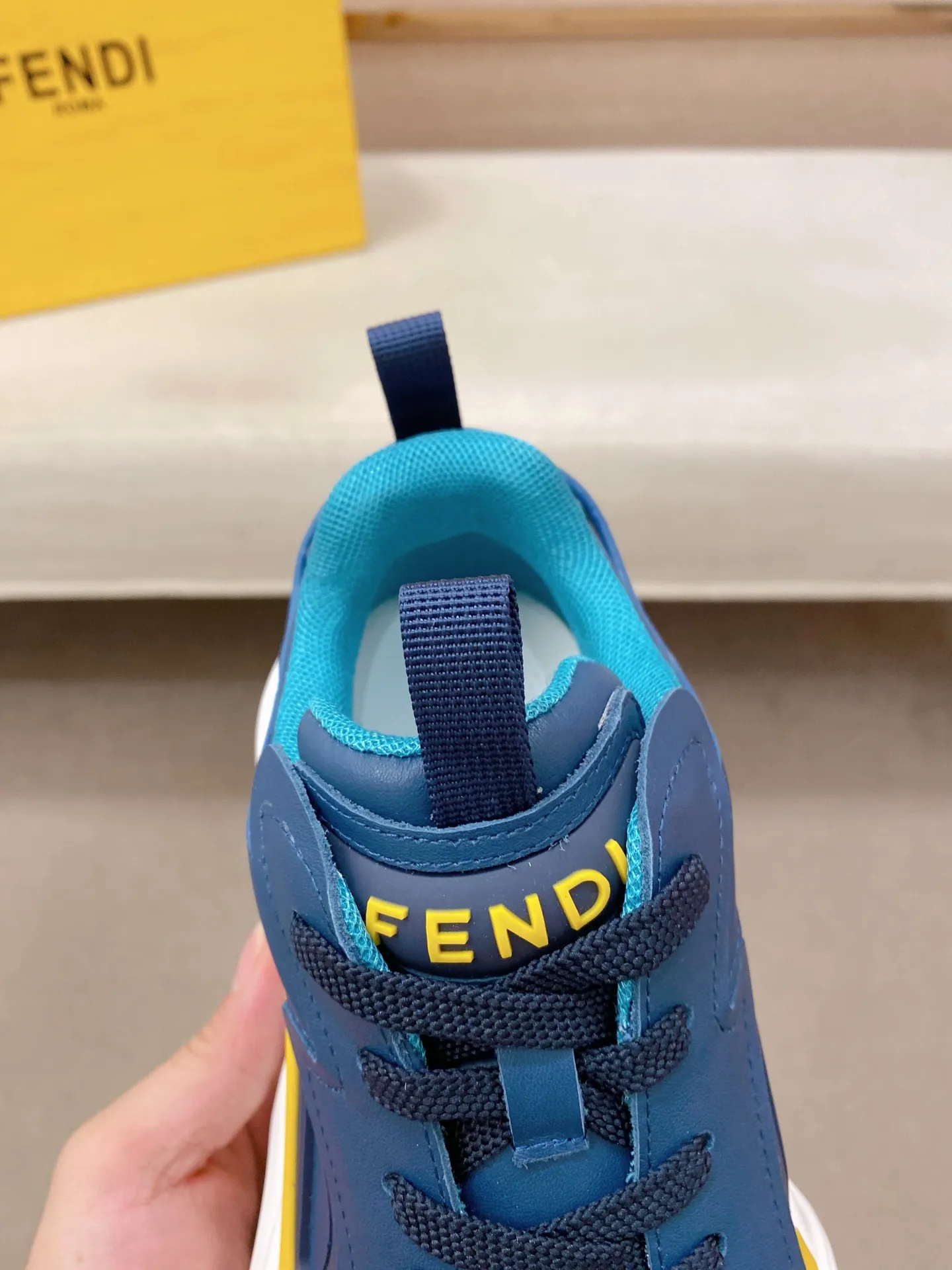 Factory price 580💰 FENDI new model (Fendi) official website 1:1 copy 👊🏻Upper 🇮🇹Imported cowhide🇩🇪Inside imported breathable mesh lining. The original outsole is molded to reflect the identity of every man, and the upper foot is elegant and stable🚶🏻🚶🏻The high-end custom counter original replica📯The shoe last remains unchanged regardless of wind and rain, and can withstand the verification of time🔍️,🔵 Size: 39-45. Can be customized 38-46 non-refundable and non-exchangeable!